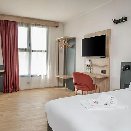 The Originals City, Des Volcans Hotel Champs (Auvergne)